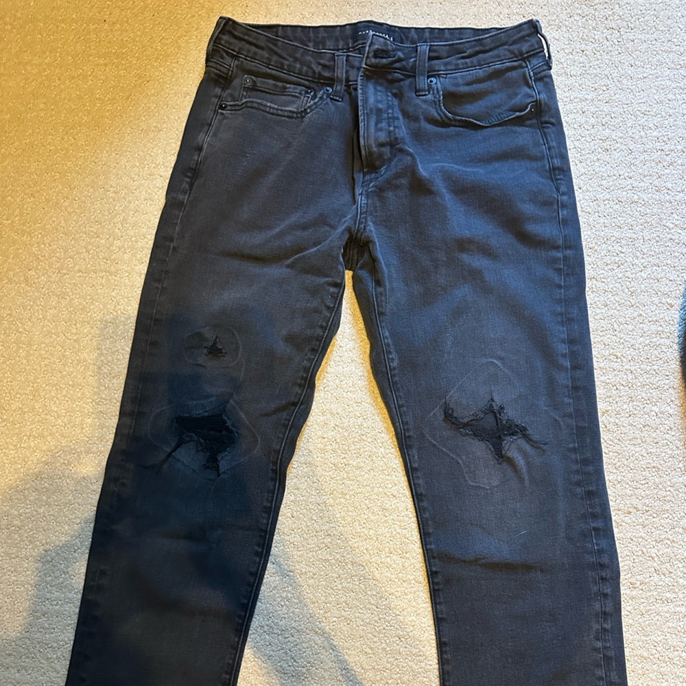 Men’s Aeropostale black wash straight fit destructed jeans 32x30